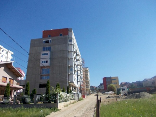 Banesa ne Prishtine Punimet Maj 2012